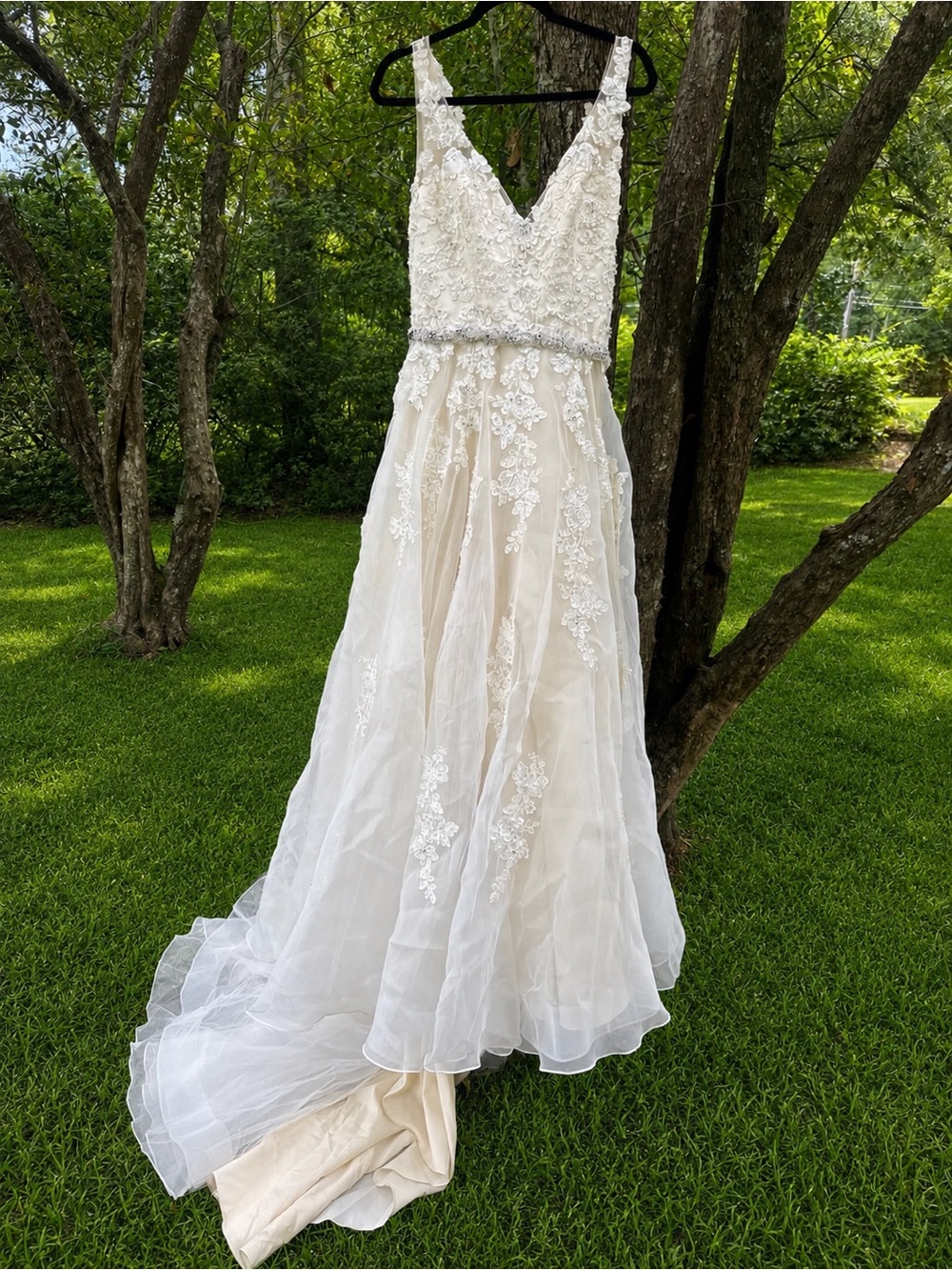 Ivory Lace A-Line V-Neck Wedding Dress